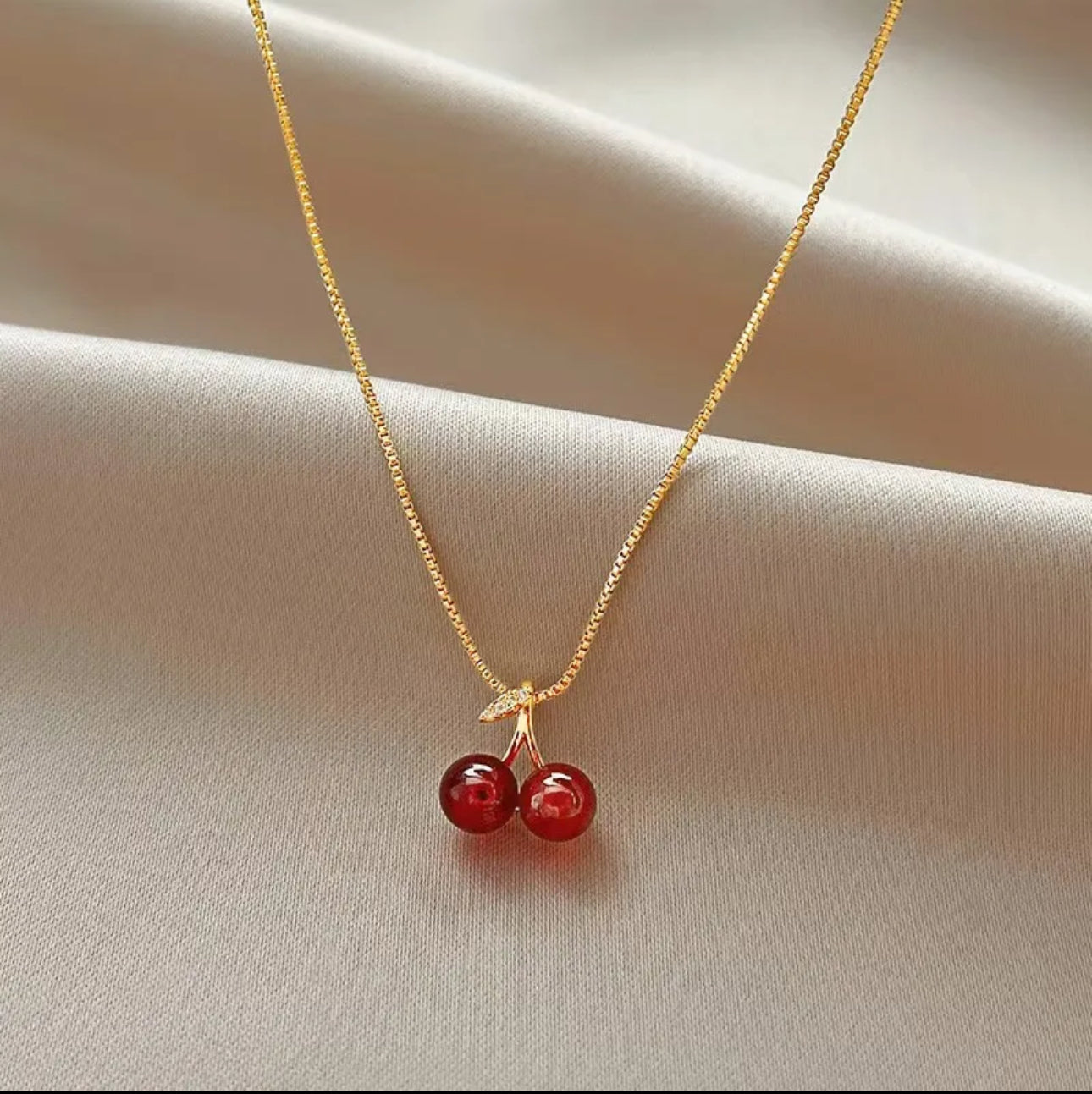 Cadena de acero con baño de oro