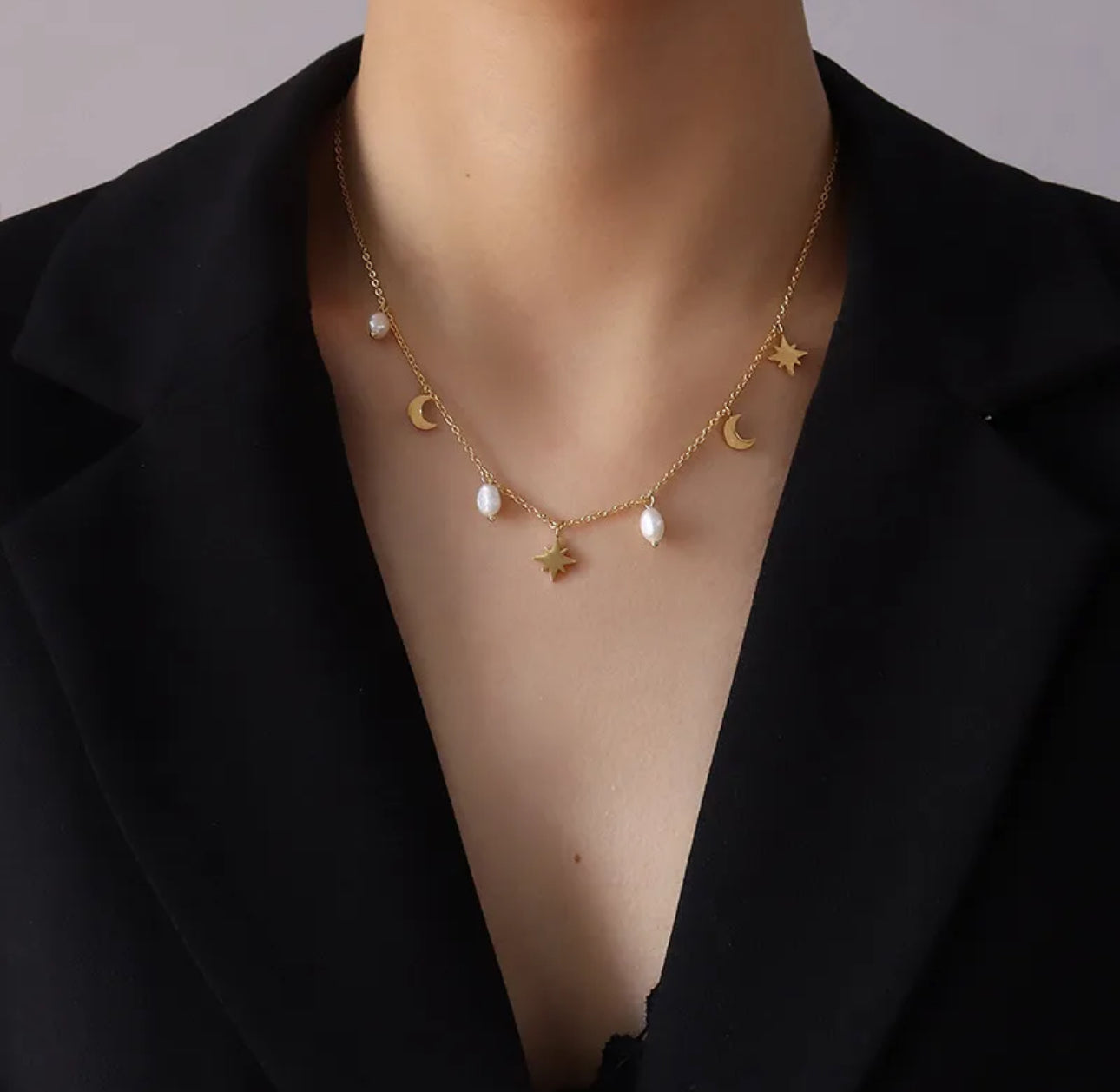 Collar de acero inoxidable con baño de oro
